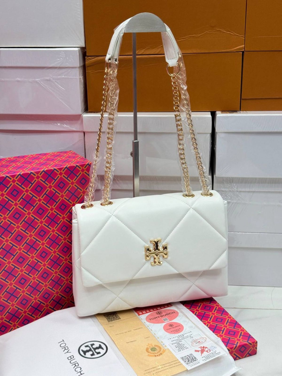 TORY BURCH KIRA DIAMOND QUILT – Women Convertible Shoulder Bag (White)