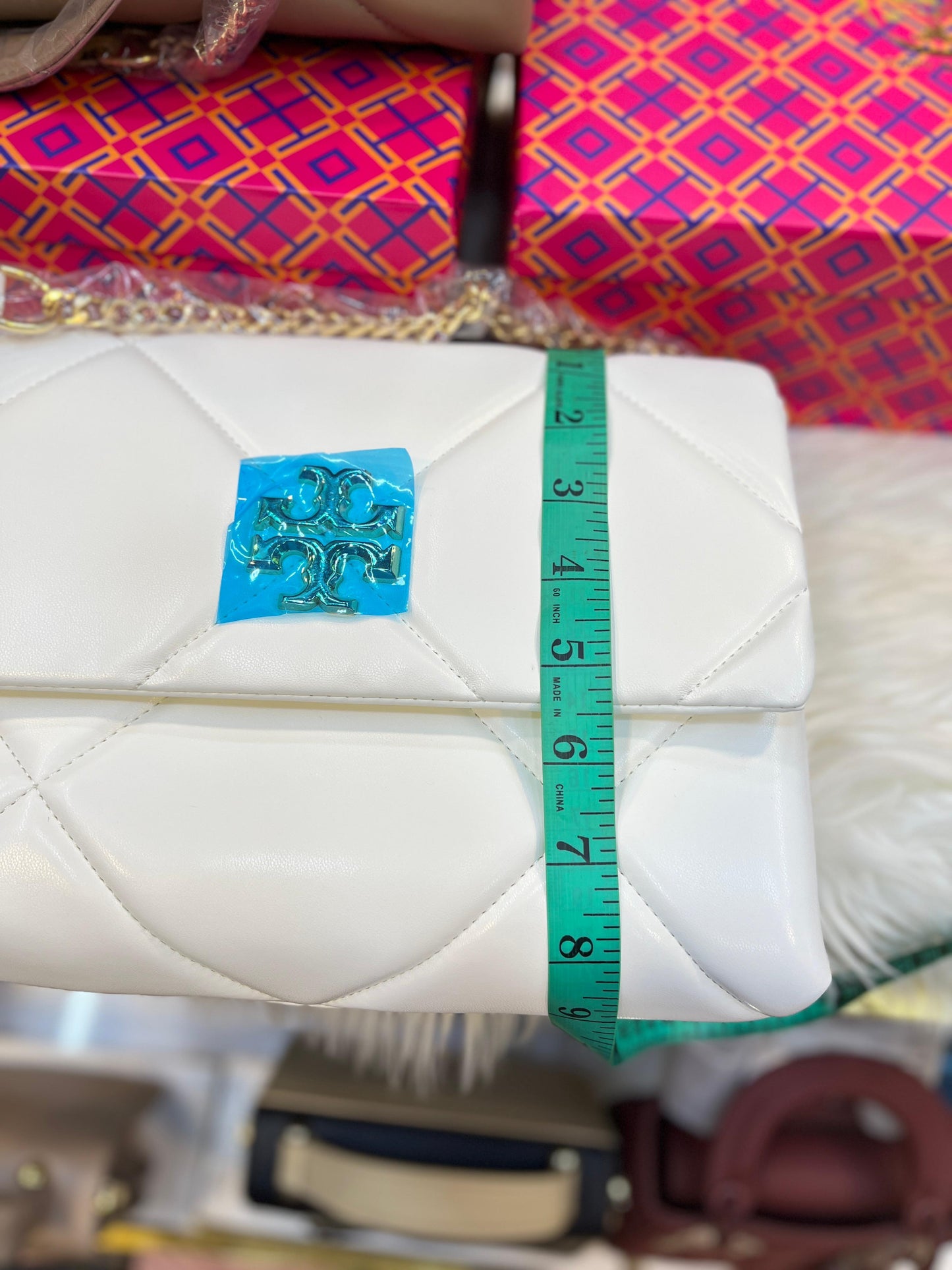 TORY BURCH KIRA DIAMOND QUILT – Women Convertible Shoulder Bag (Black)