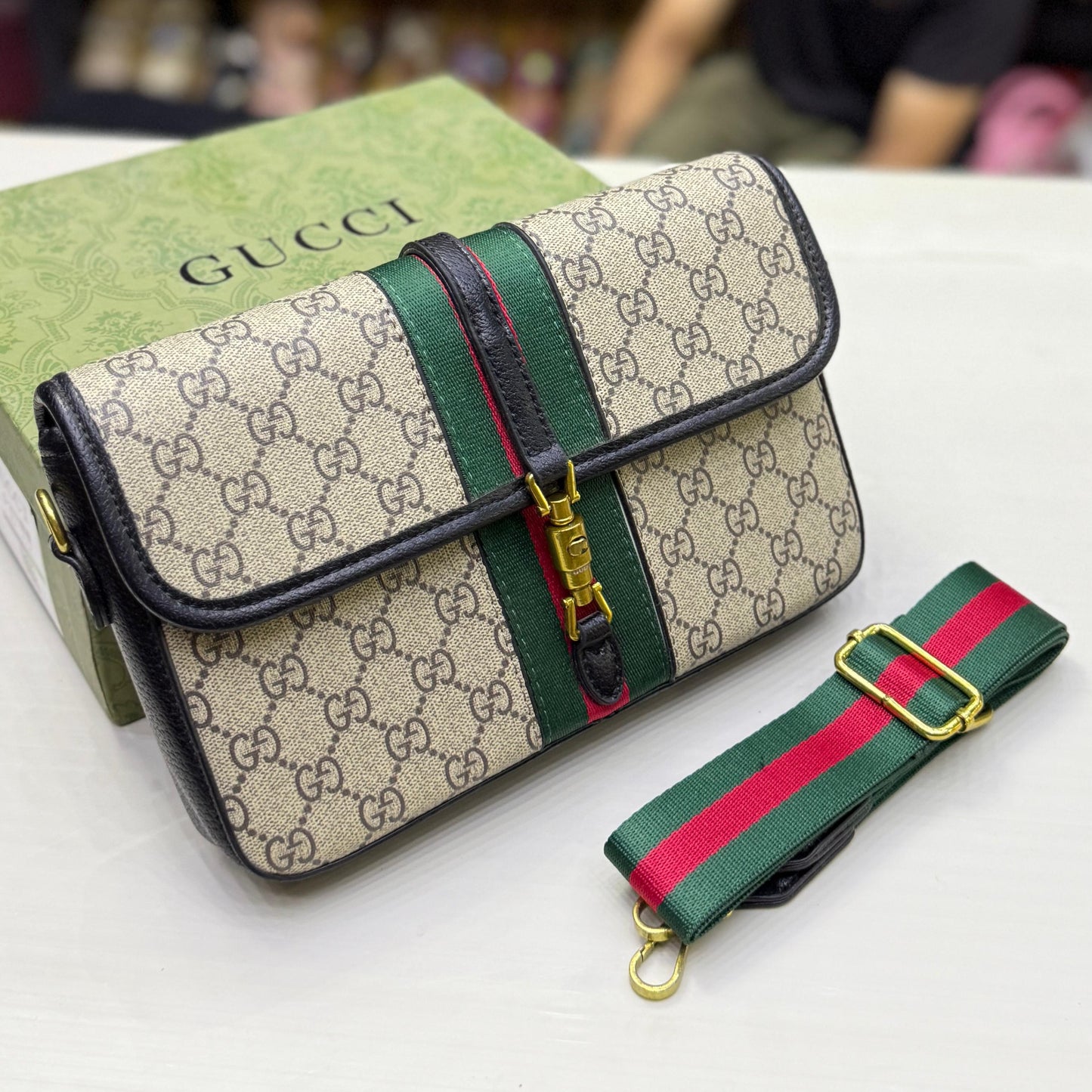 GUCCI CHAIN BAG – Women Shoulder Bag (Beige Black)