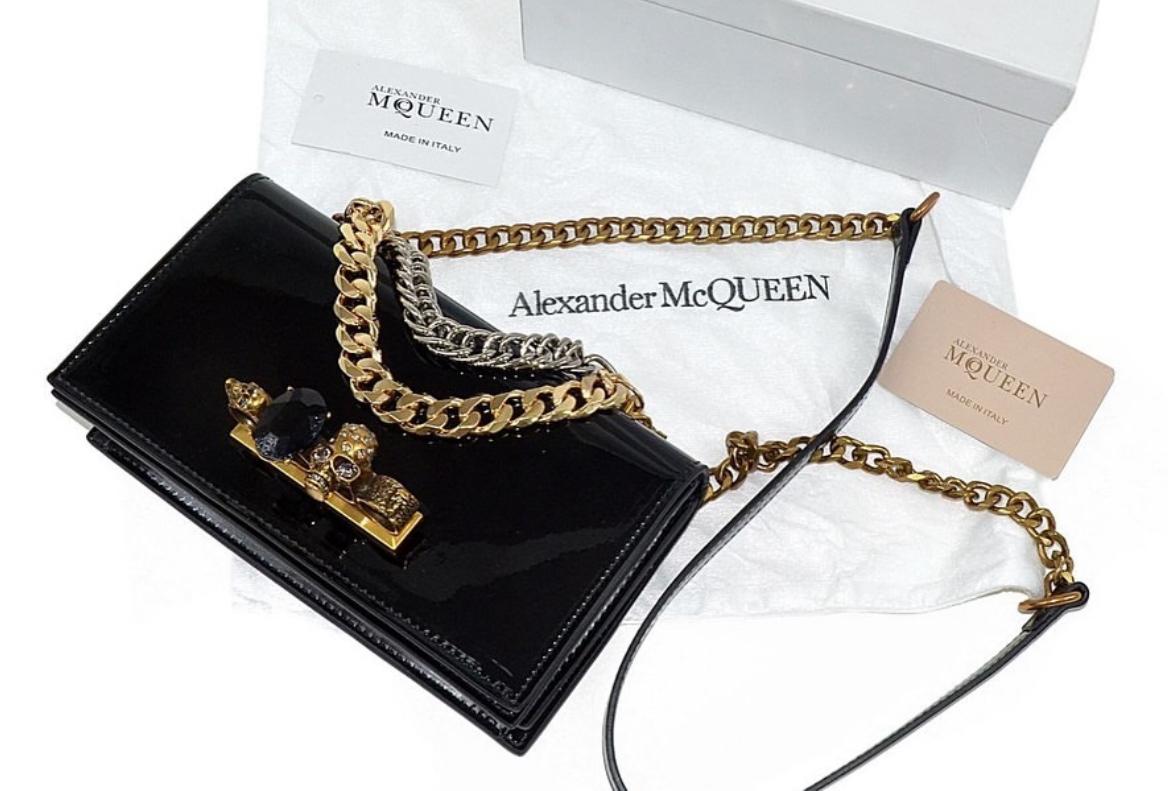 ALEXANDER MCQUEEN – Women Bag | Embossed Chain Design | Limited Stock (Black)