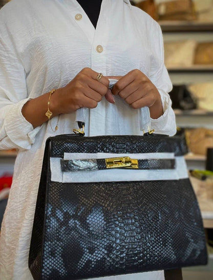 HERMÈS KELLY 28CM – Women Bag | Crocodile Leather with Palladium Hardware (Black)