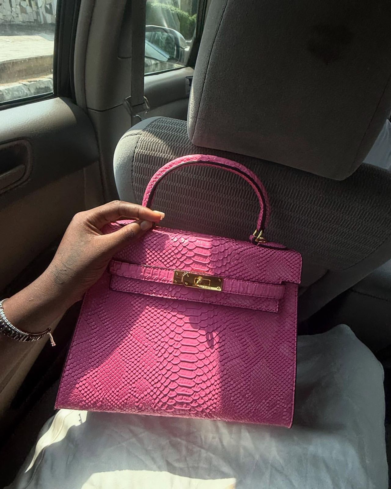 HERMÈS KELLY 28CM – Women Bag | Crocodile Leather with Palladium Hardware (Pink)