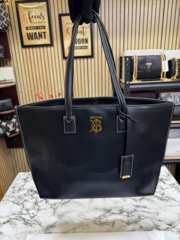 BURBERRY – Women Bag | Master Quality Tote | Signature Luxury Design (Black)