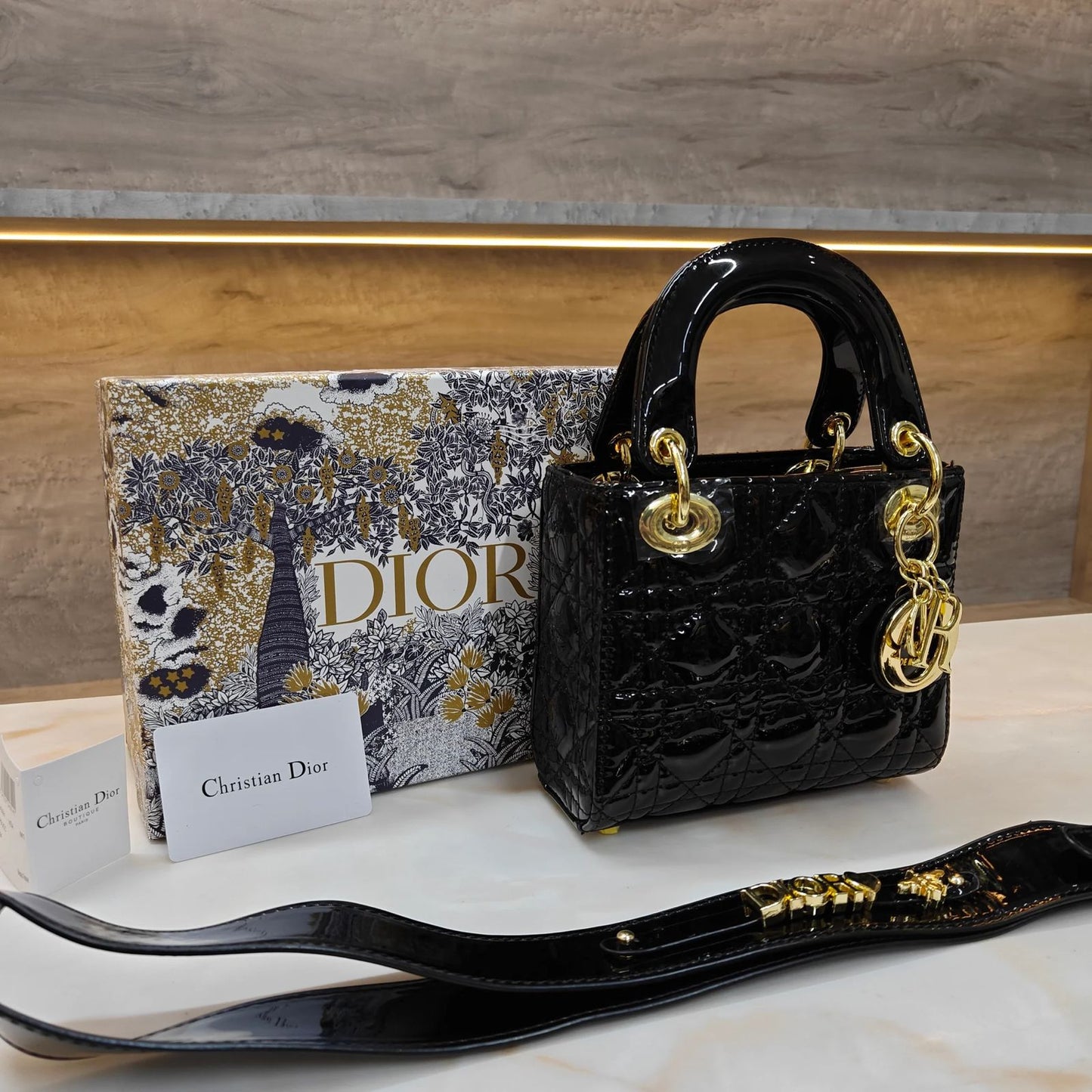 CHRISTIAN DIOR Women Bag – Lady Dior Cannage Patent Leather | Premium Quality (Black)