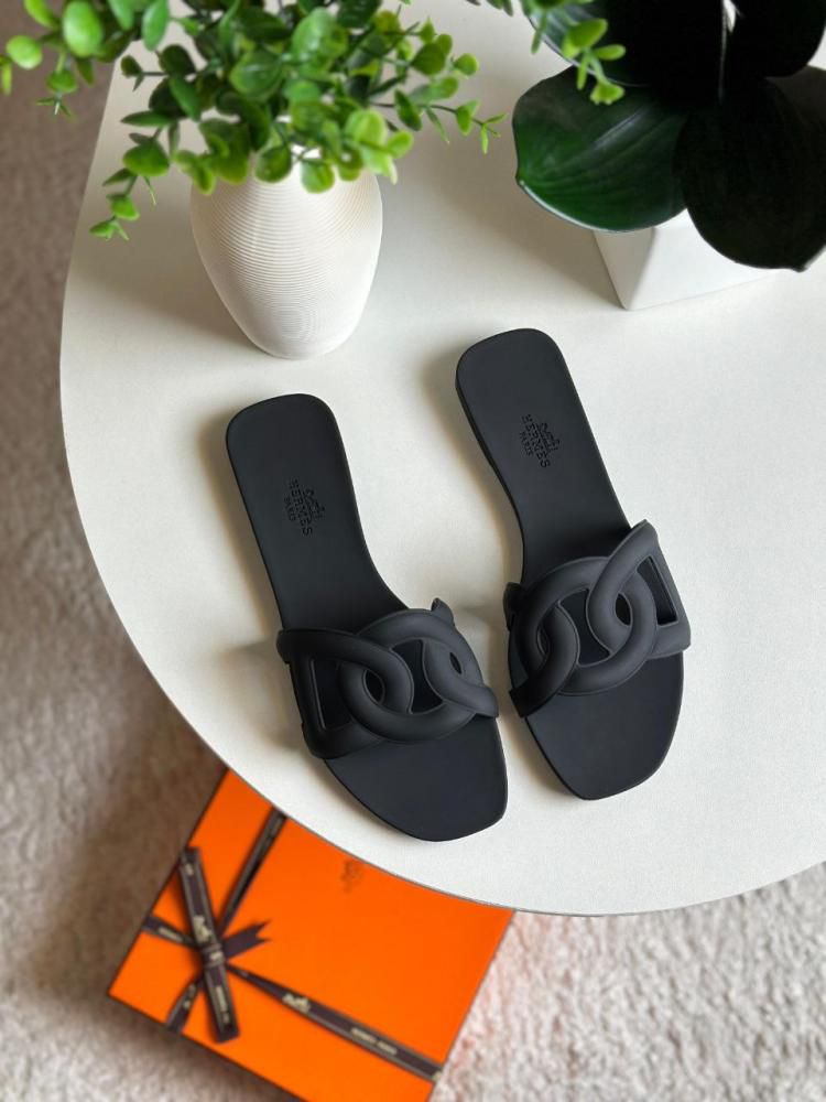 HERMÈS Aloha Slides – Premium Women Footwear (Black)