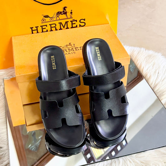 HERMÈS Men’s Slides – Premium Quality (Black)