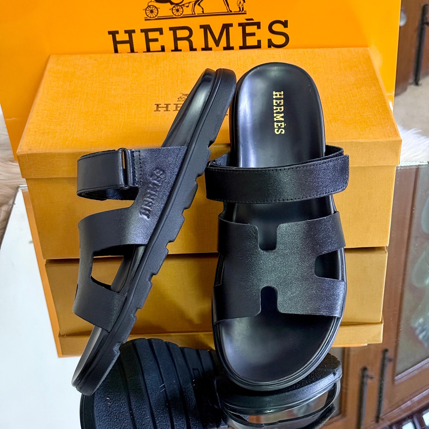 HERMÈS Men’s Slides – Premium Quality (Black)
