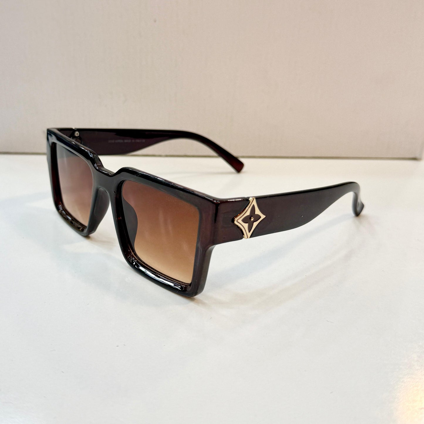Louis Vuitton Branded Sunglasses – Luxury Unisex with Brand Box Case-5