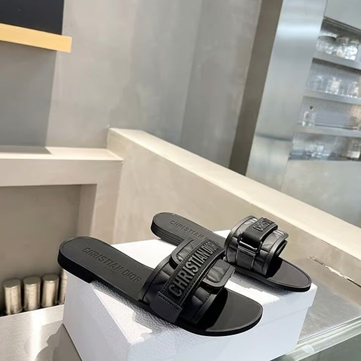 Christian Dior Flat Slippers – Women Bag Footwear Collection (Black)