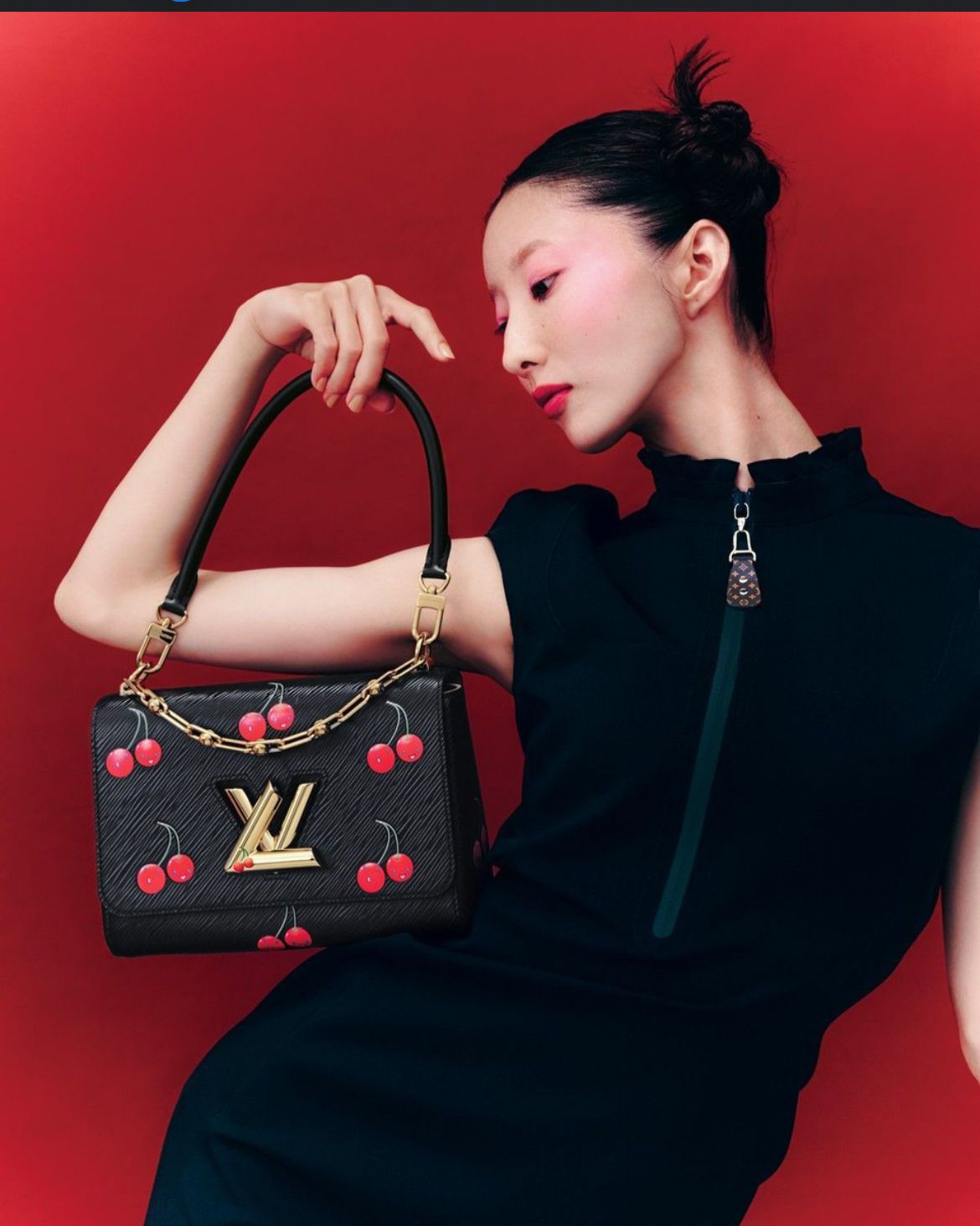 Louis Vuitton x Murakami – LV x TM Twist MM Crossbody Bag (Black)