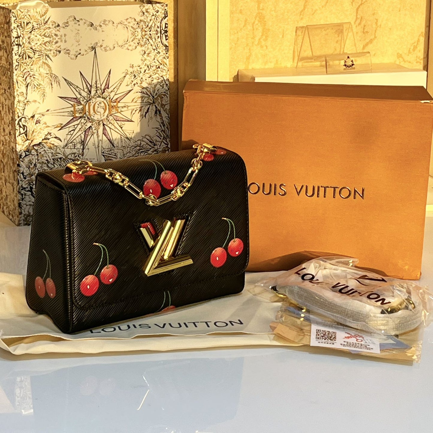 Louis Vuitton x Murakami – LV x TM Twist MM Crossbody Bag (Black)