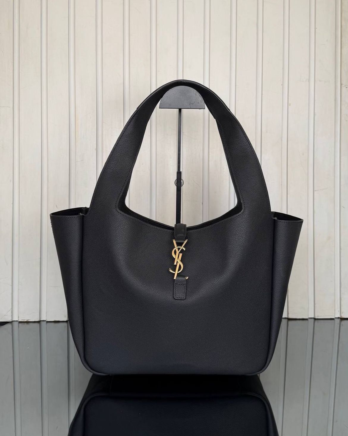 YVES SAINT LAURENT LE 5 À 7 BEA TOTE – Women Bag (Black)