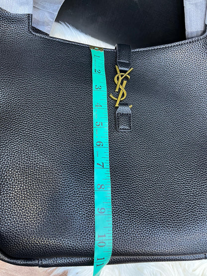 YVES SAINT LAURENT LE 5 À 7 BEA TOTE – Women Bag (Black)