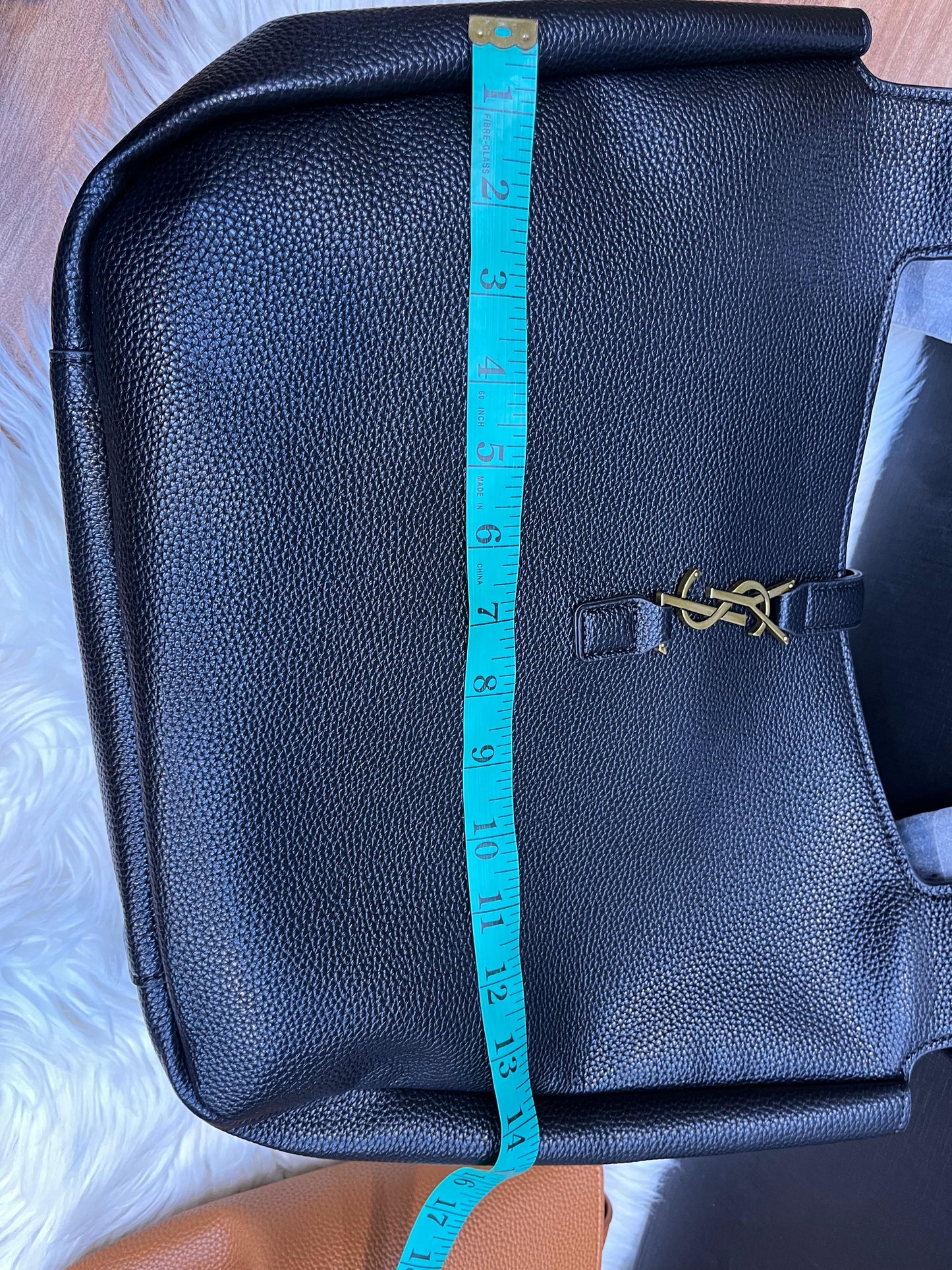 YVES SAINT LAURENT LE 5 À 7 BEA TOTE – Women Bag (Black)