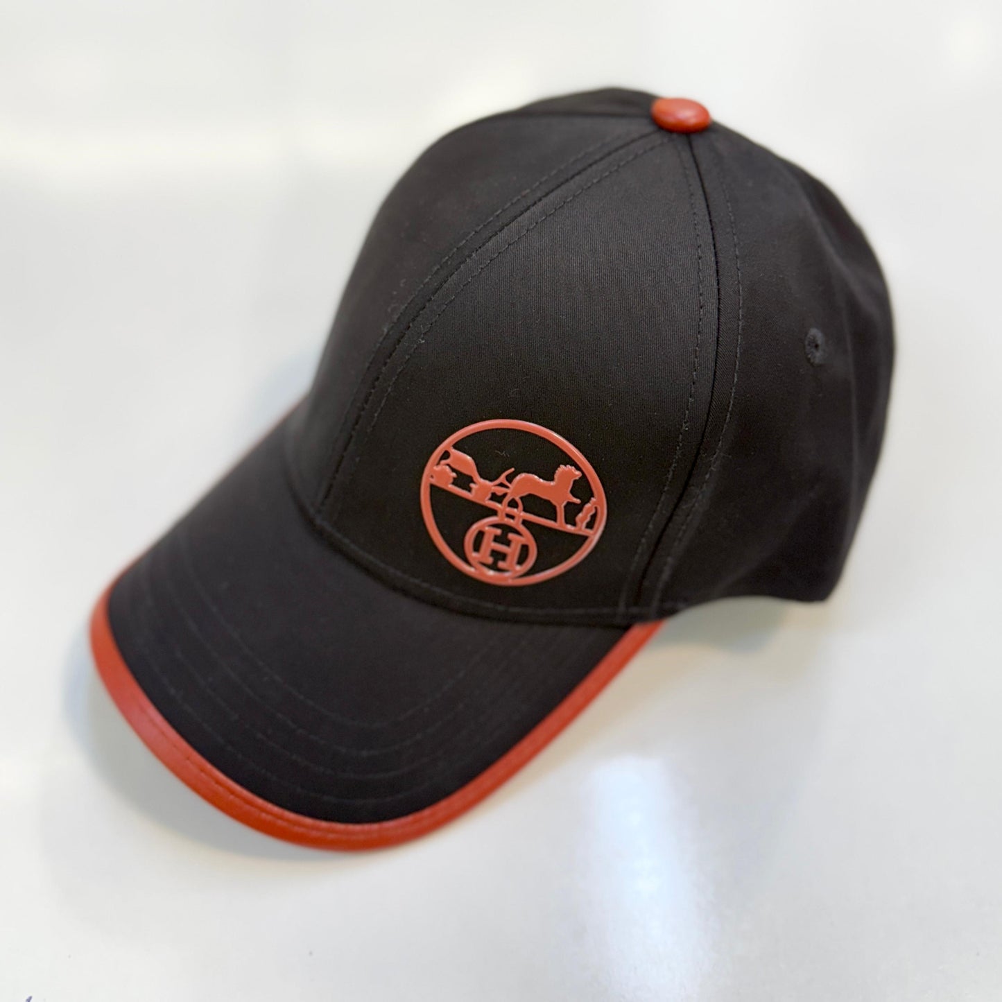 Hermès Branded Cap – Premium Quality Unisex Cap (One Size Fits All)