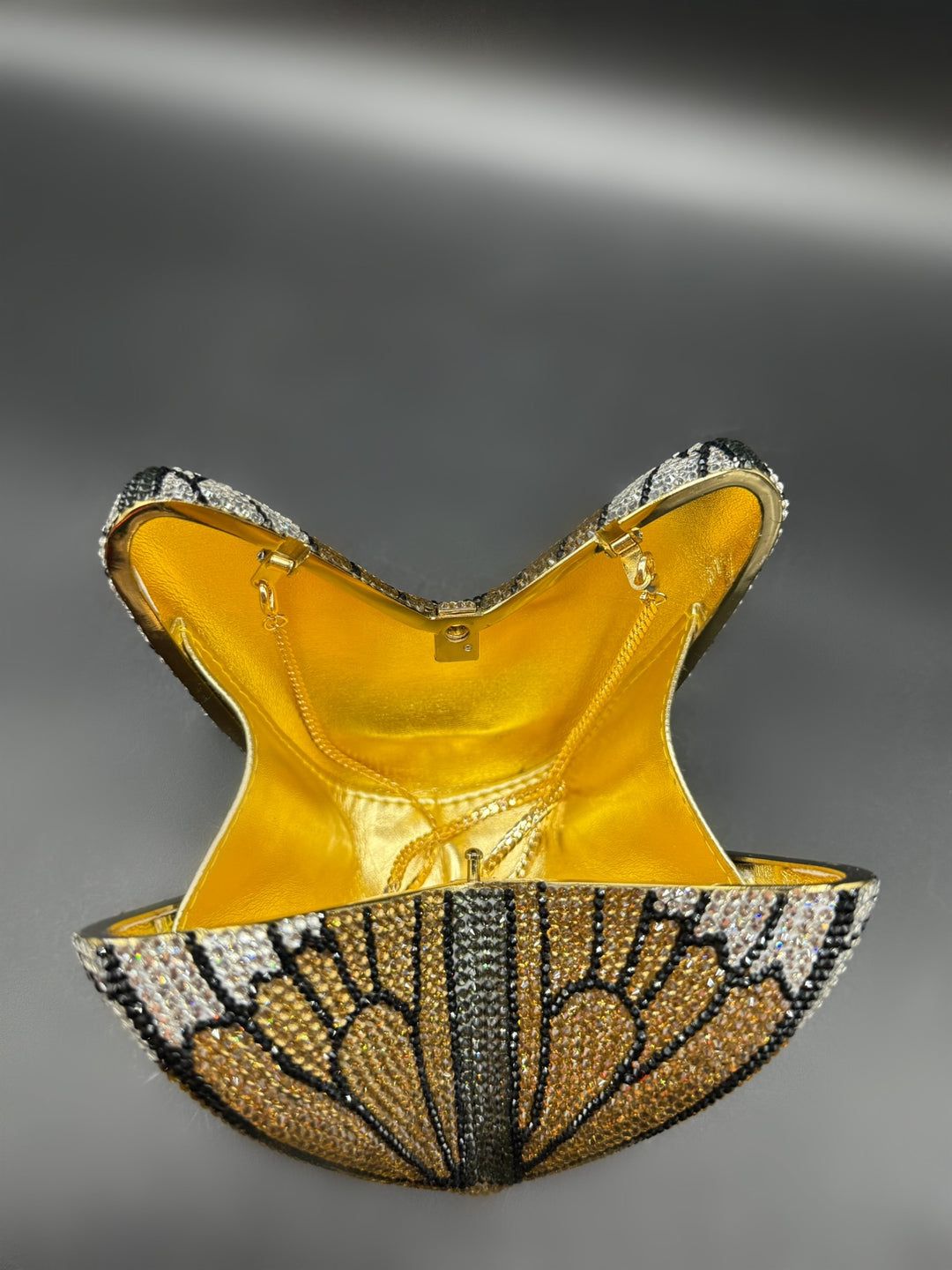 Butterfly Crystal Women Bag – Silver Luxury Edition (Gold)