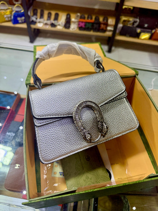 G-U-C-C-I Luxury Leather Finish Women Bag | Signature Edition (Silver)