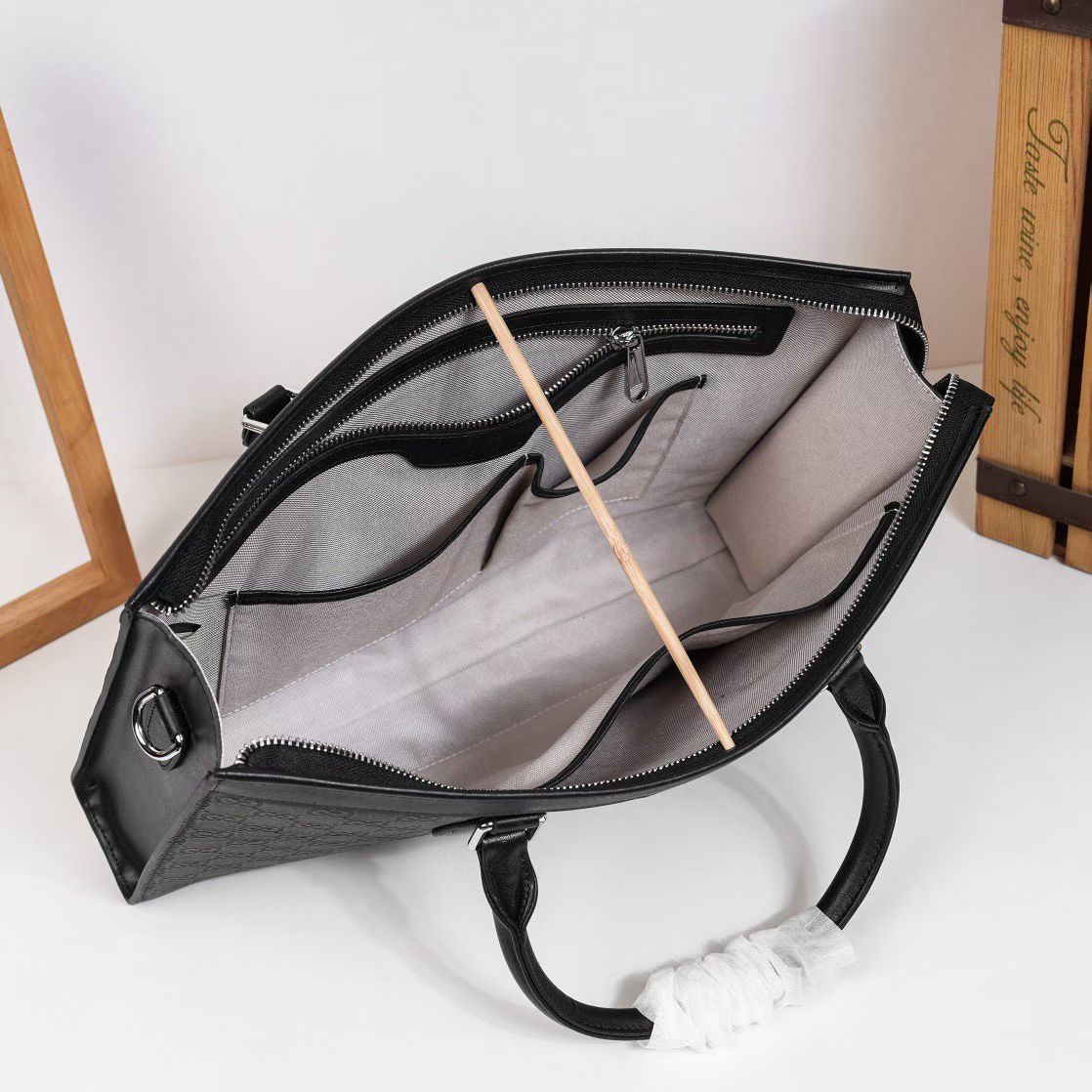 G-U-C-C-I Luxury Signature Large Women Bag | Super Premium Edition (Black-1)