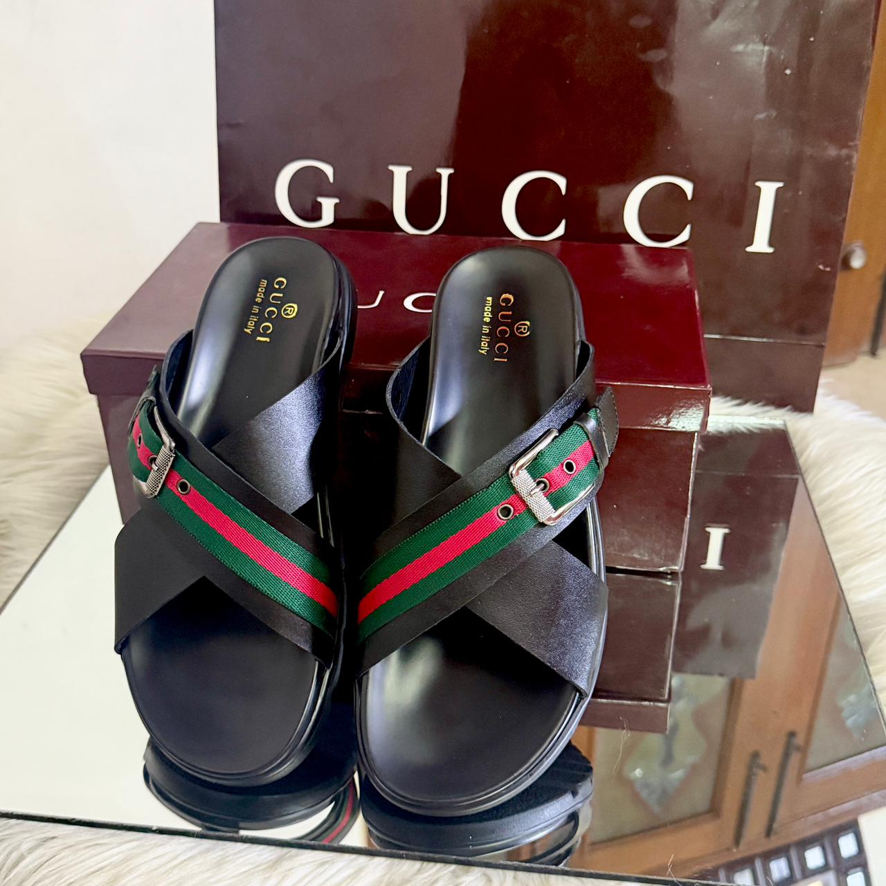 G-U-C-C-I Luxury Signature Unisex Slippers – Premium Edition (Black)