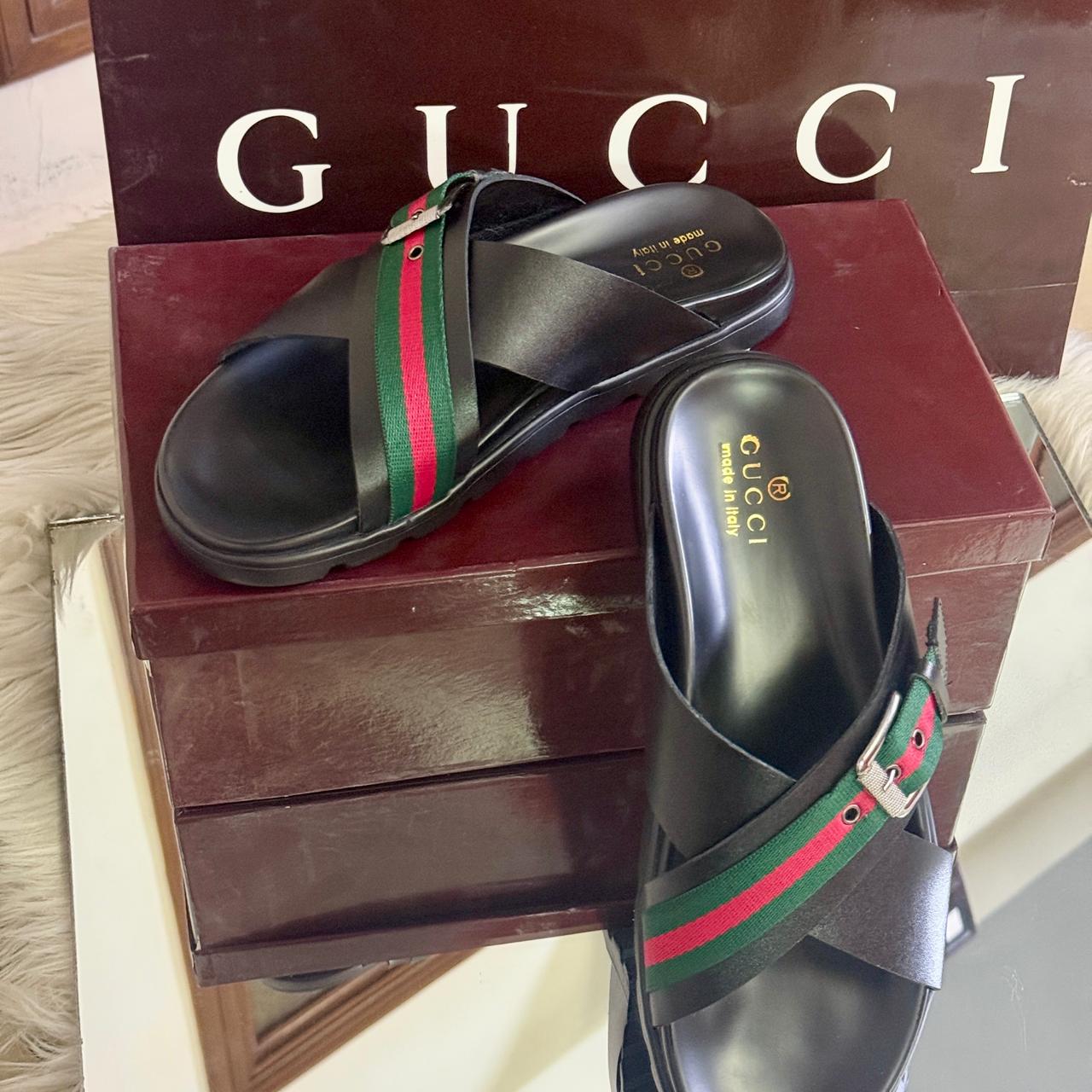 G-U-C-C-I Luxury Signature Unisex Slippers – Premium Edition (Black)