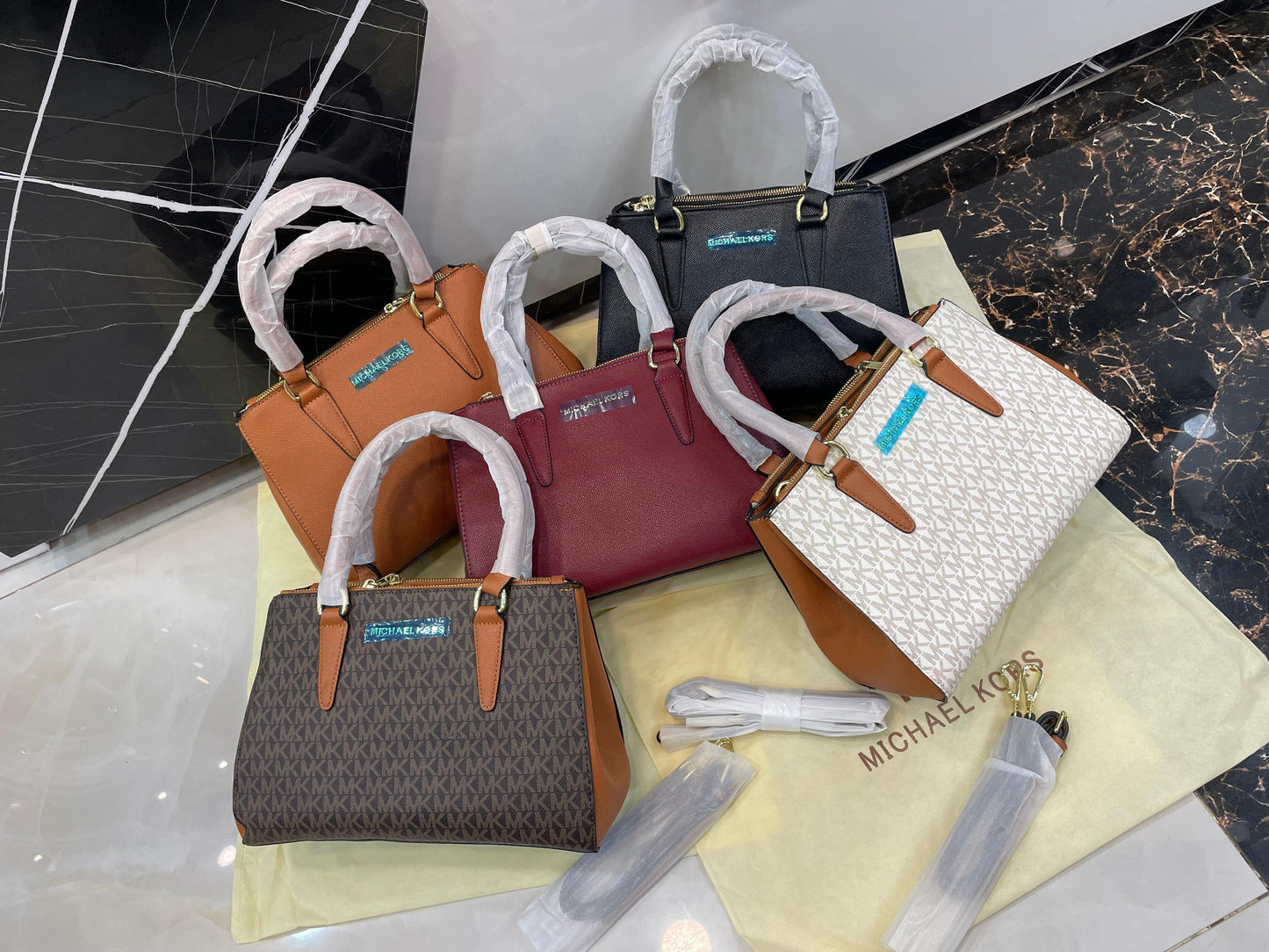M-I-C-H-A-E-L K-O-R-S Women Handbags – Luxury Edition | (Brown)