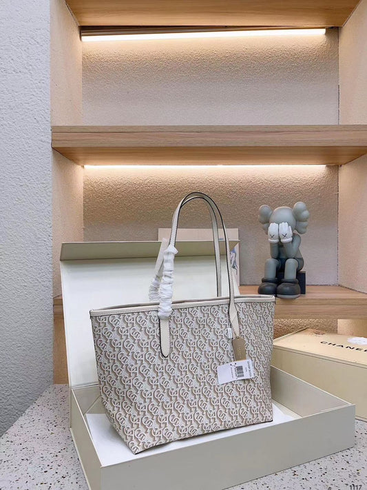 C-O-A-C-H Tote Women Bag – Master Quality Edition (Cream)