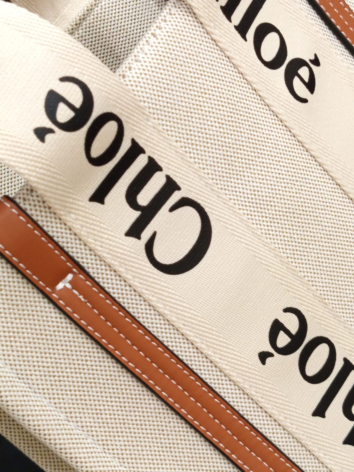 C-H-L-O-È Woody Mini Tote Women Bag in Linen – Compact Luxury