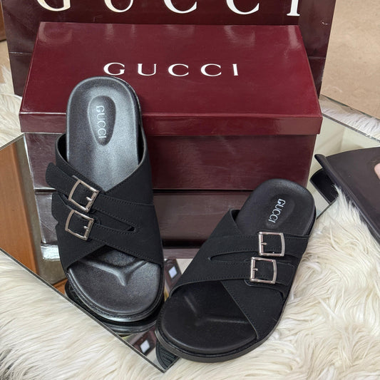 G-U-C-C-I Unisex Slippers – Stylish Comfort Edition (Black)