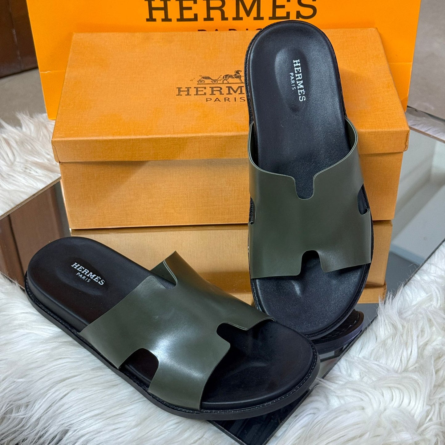 H-E-R-M-È-S Izmir Unisex Slippers – Stylish Comfort Edition (Green/Black)