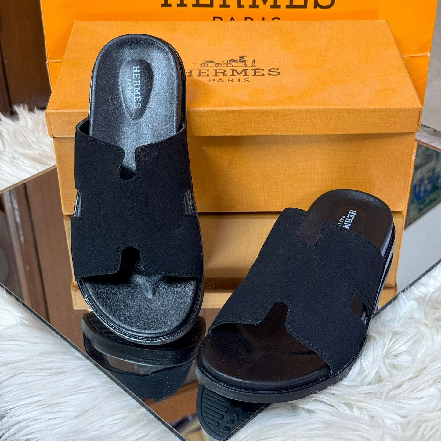 H-E-R-M-È-S Izmir Unisex Slippers – Stylish Comfort Edition (Black)