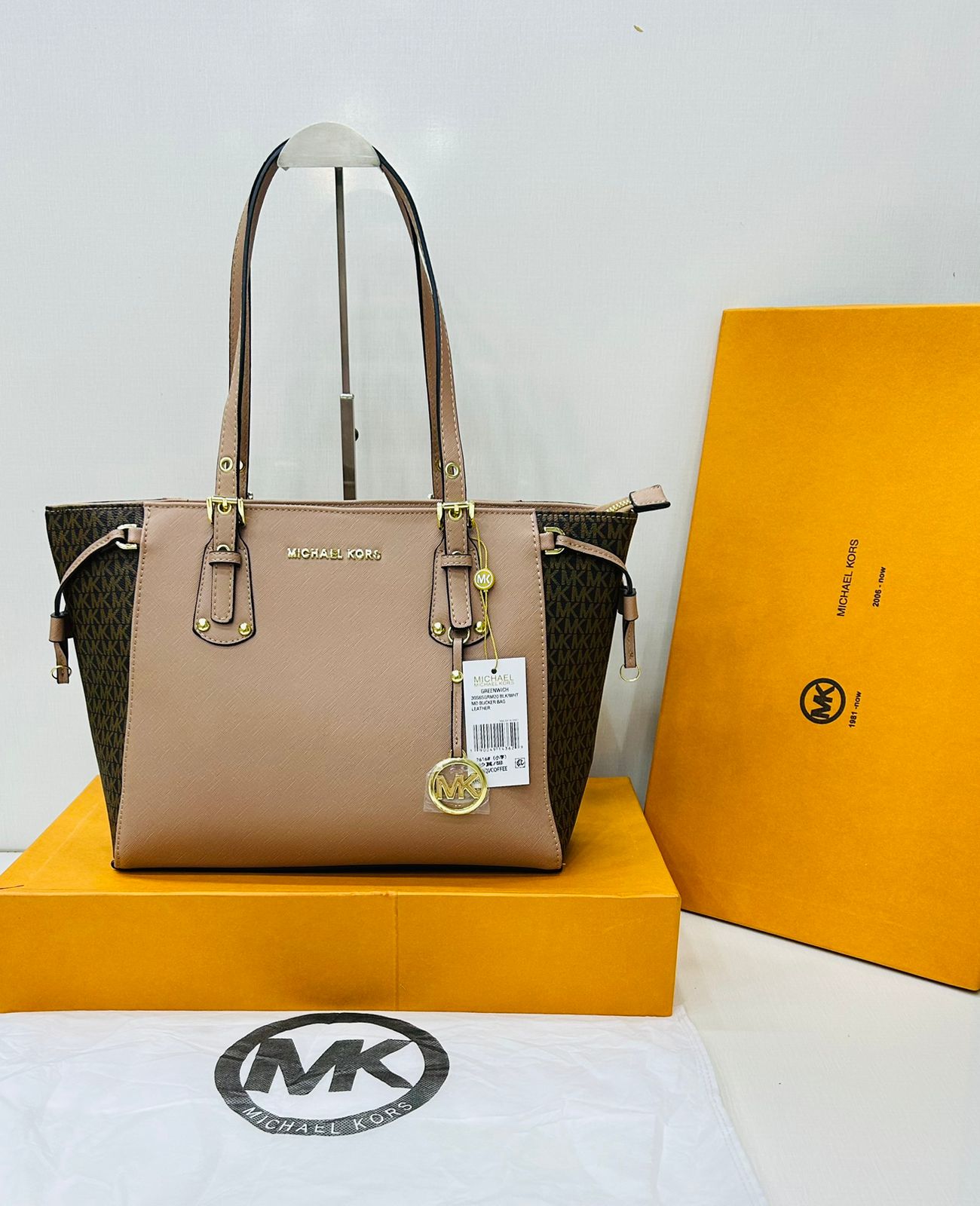 M-I-C-H-A-E-L K-O-R-S Women Bag – AAA Master Quality Edition (Brown/Beige)