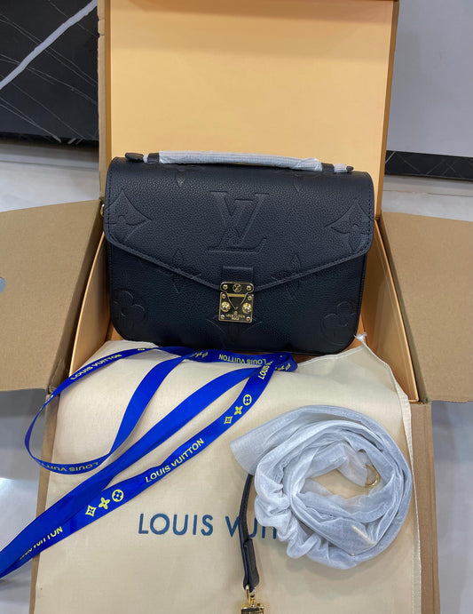 L-O-U-I-S V-U-I-T-T-O-N Women Bag – Master High Quality Edition (Black-1)