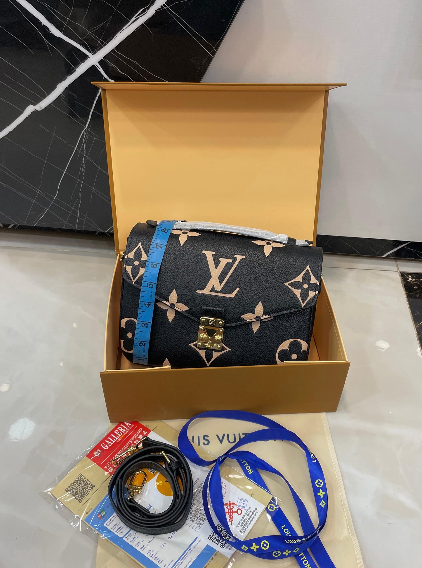 L-O-U-I-S V-U-I-T-T-O-N Women Bag – Master High Quality Edition (Black-2)