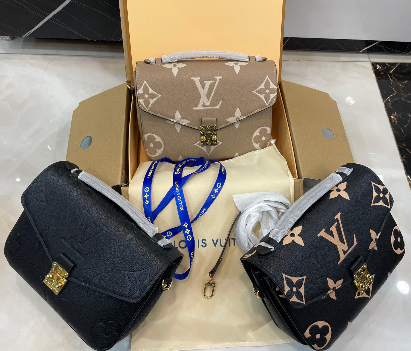 L-O-U-I-S V-U-I-T-T-O-N Women Bag – Master High Quality Edition (Black-2)