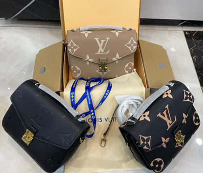 L-O-U-I-S V-U-I-T-T-O-N Women Bag – Master High Quality Edition (Black-2)