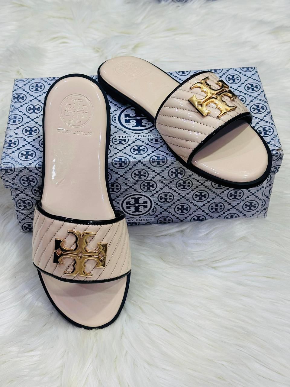 T-O-R-Y B-U-R-C-H Casual Flats – Master Class Edition (Beige/Black)