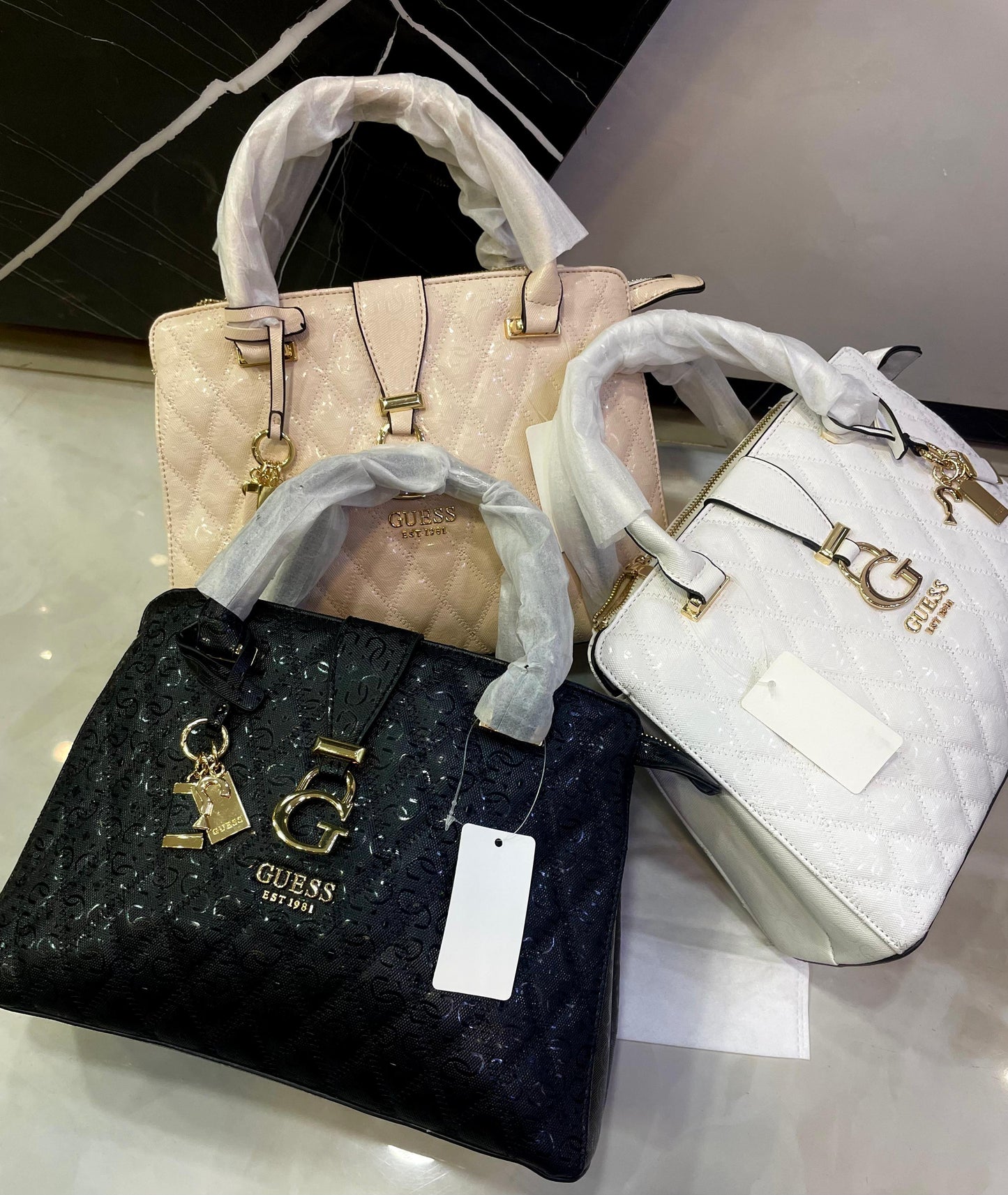 G-U-E-S-S Handbags – Master Quality Edition (Black)