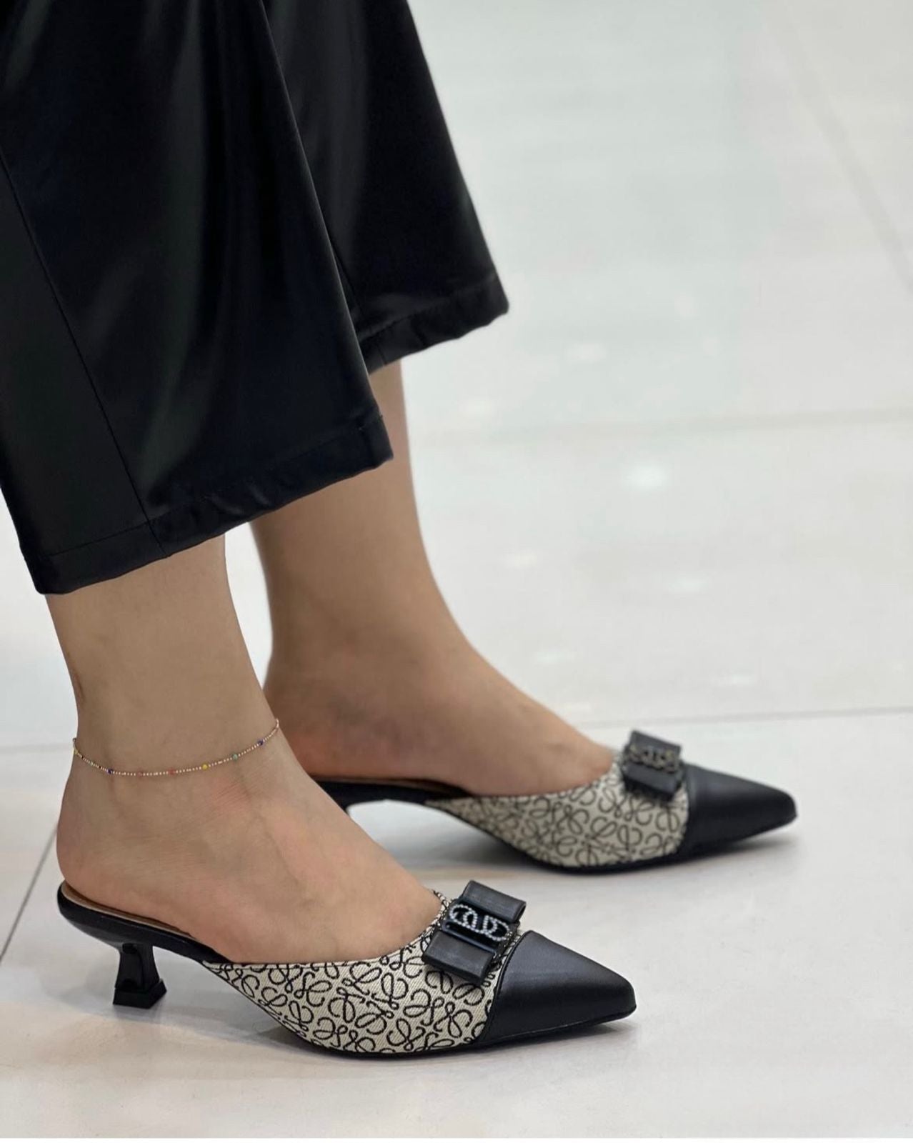 L-O-E-W-E Heels – Official Model Women Footwear (Black)