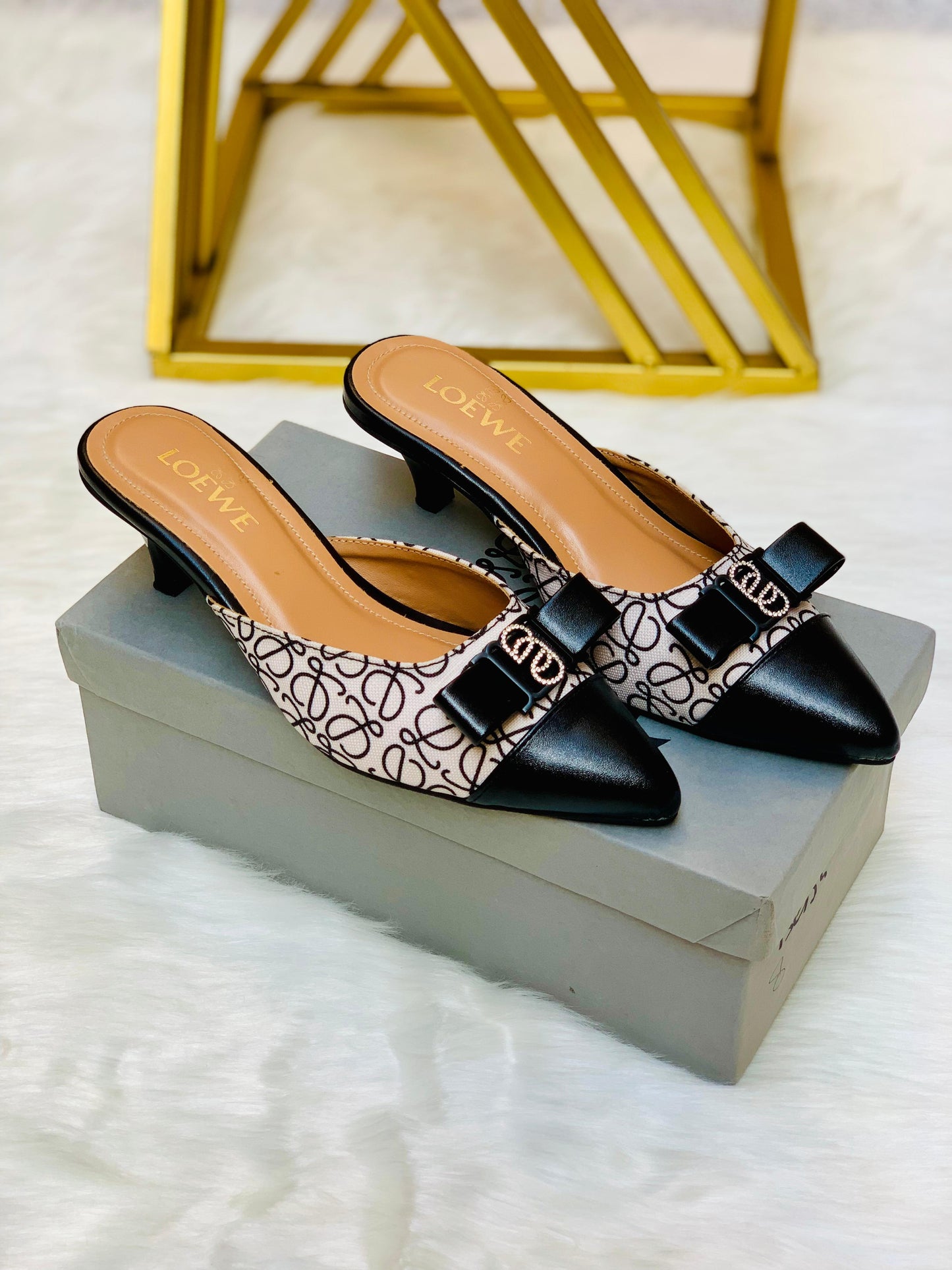 L-O-E-W-E Heels – Official Model Women Footwear (Black)