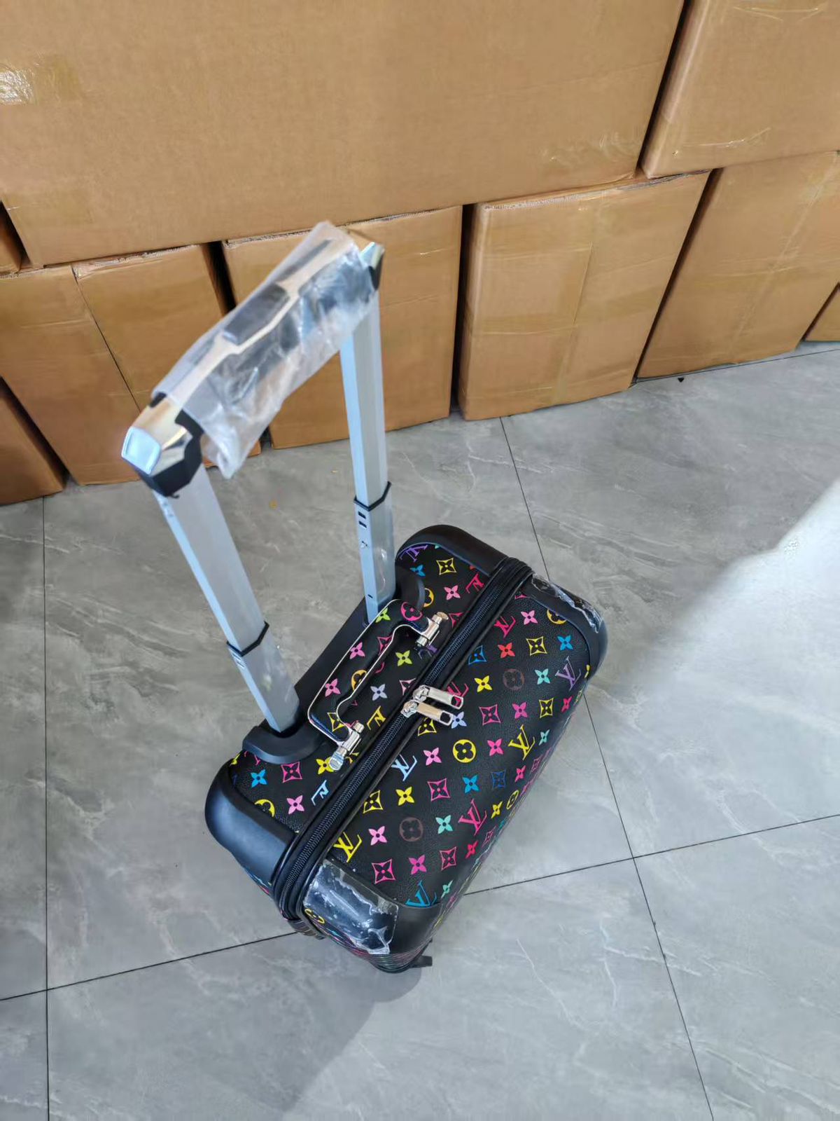 L-O-U-I-S V-U-I-T-T-O-N Branded Trolley Bag Sets – Travel Collection (Design-2)