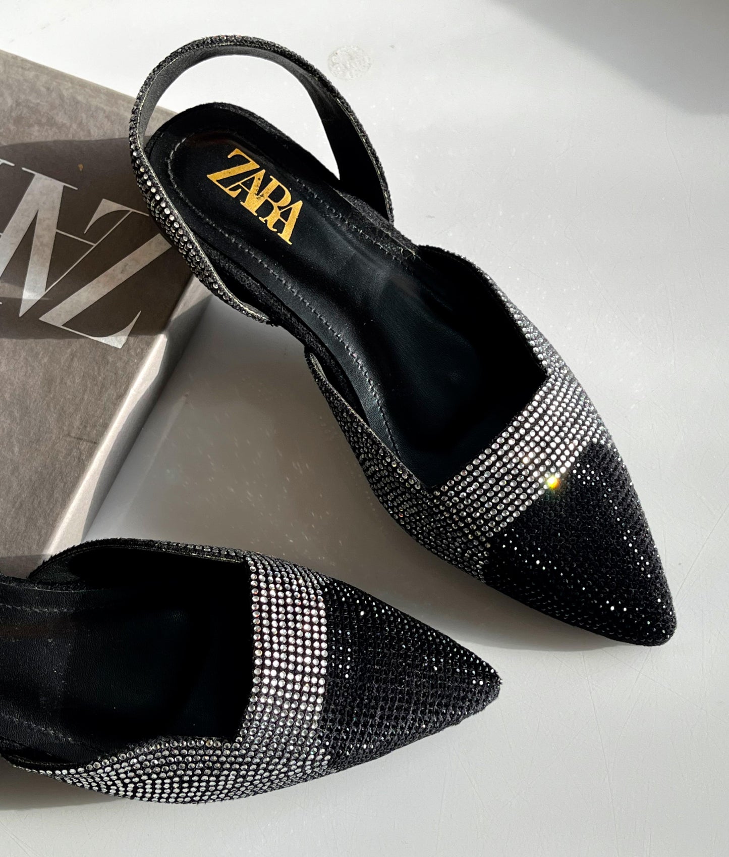 Z-A-R-A Flat Slippers – Everyday Women Footwear (Black)