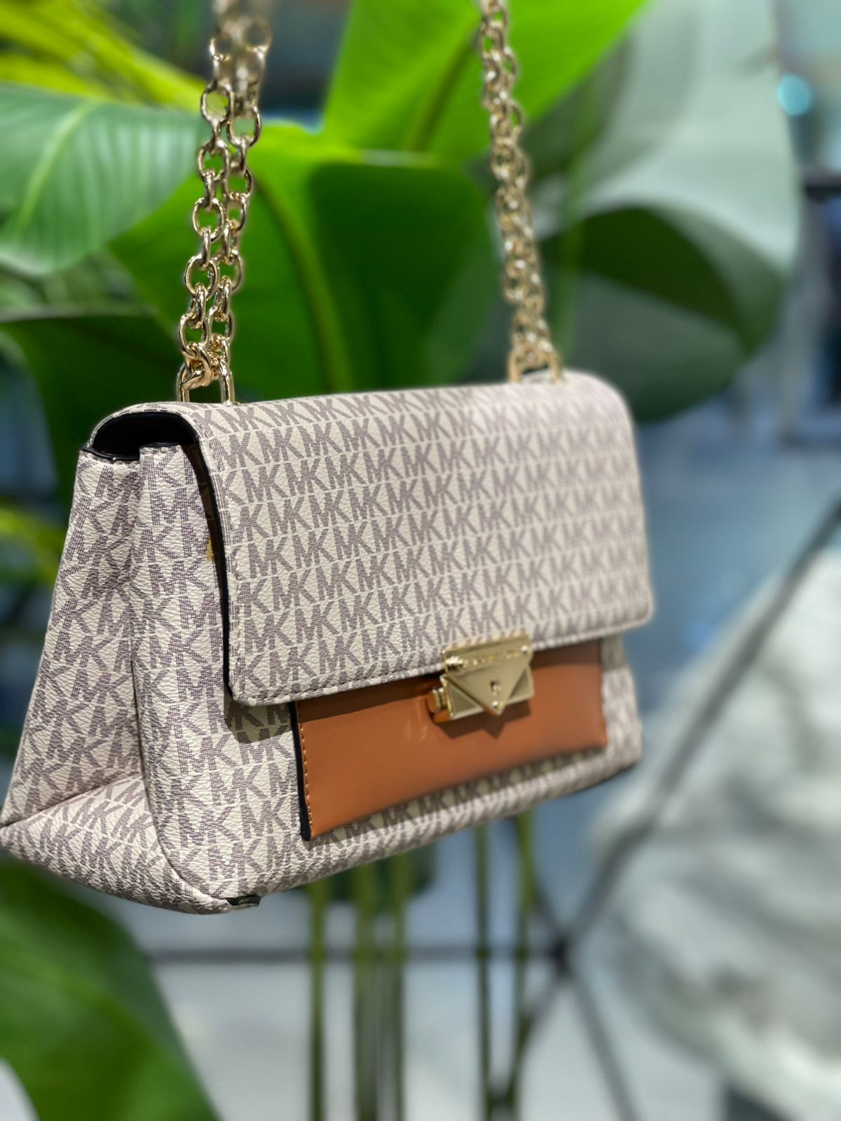 M-I-C-H-A-E-L K-O-R-S Cece Medium Logo Shoulder Women Bag – Signature Edition (White)