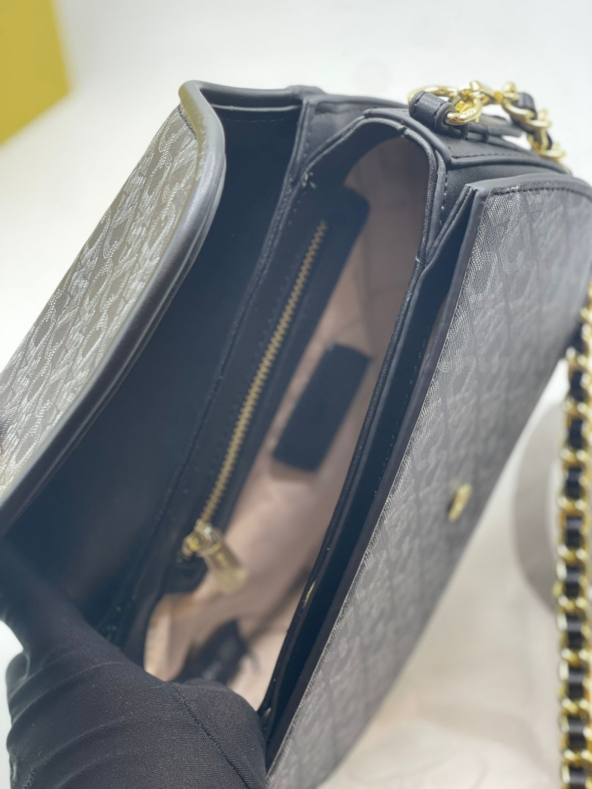 M-I-C-H-A-E-L K-O-R-S Crossbody Women Bag – Classic Edition (Black)