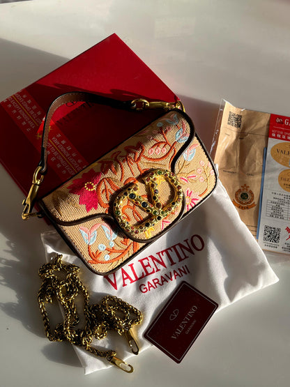 V-A-L-E-N-T-I-N-O G-A-R-A-V-A-N-I Locò Small Jewel VLogo Convertible Women Bag – Super Premium Edition (Beige)