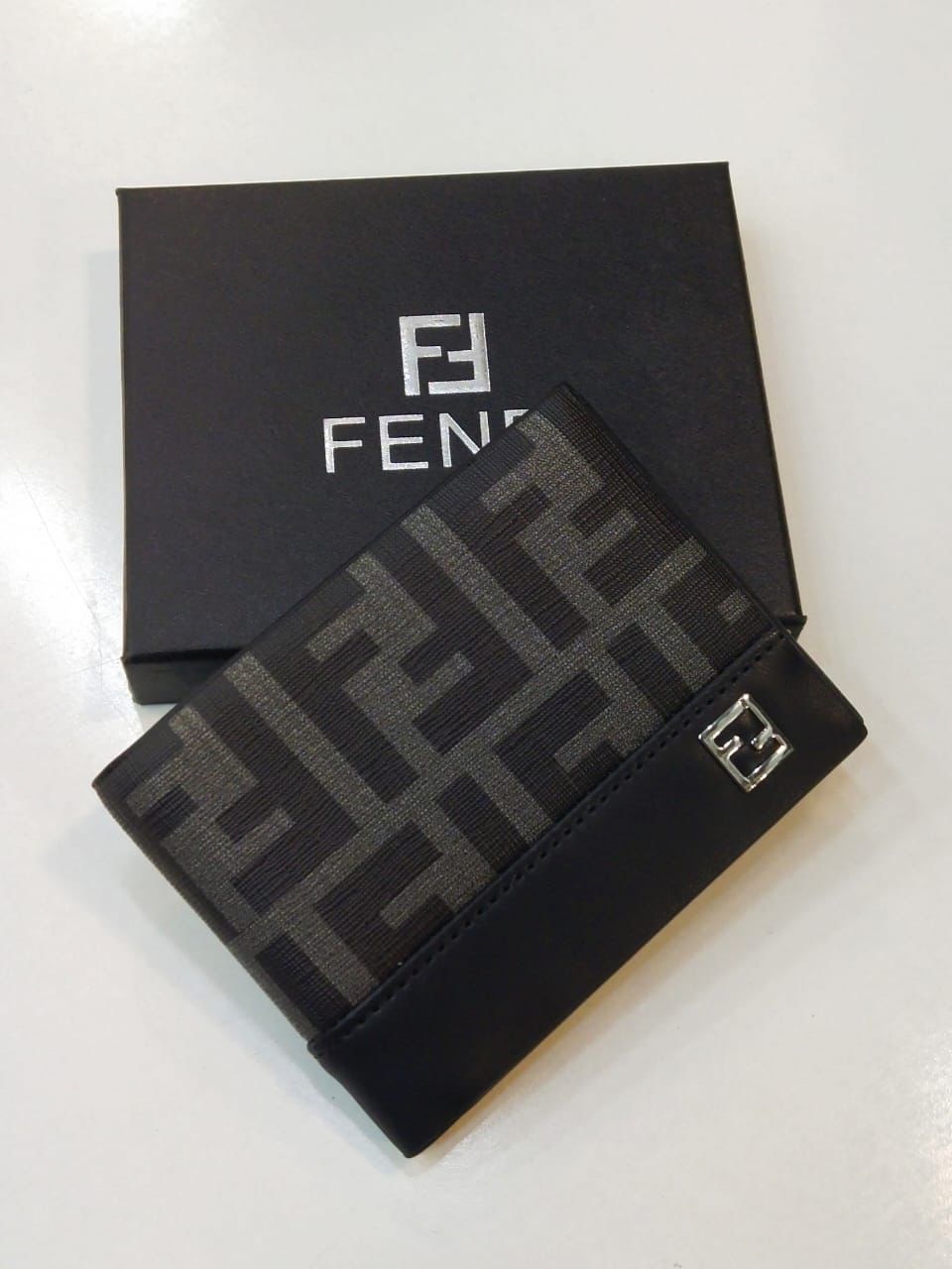 F-E-N-D-I Branded Leather Wallet – Master Class Edition-Unisex (Black/Grey)