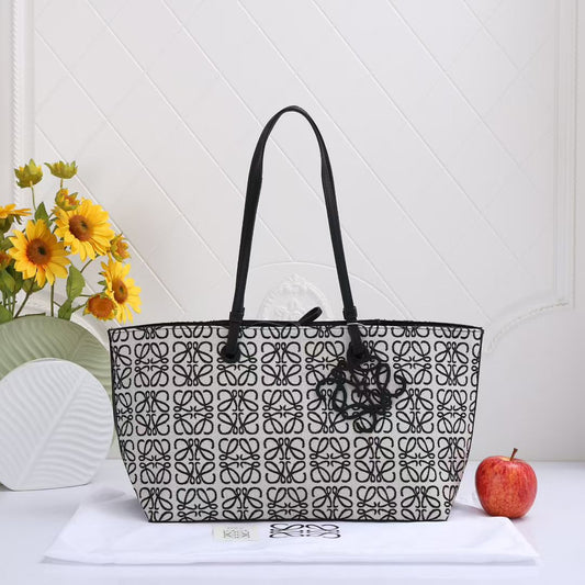 L-O-E-W-E Tote Women Bag – Master Edition (Black-2)