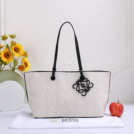 L-O-E-W-E Tote Women Bag – Master Edition (Black/White)