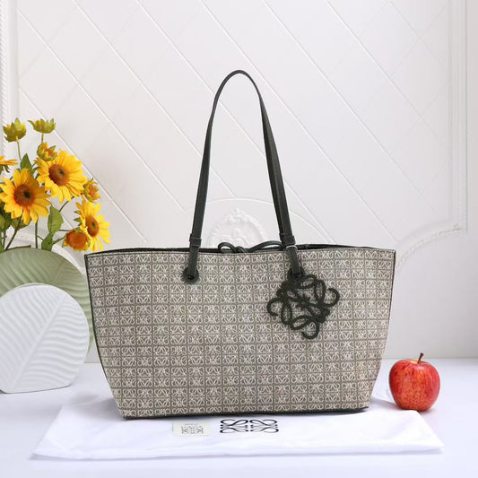 L-O-E-W-E Tote Women Bag – Master Edition (Black/Cream)