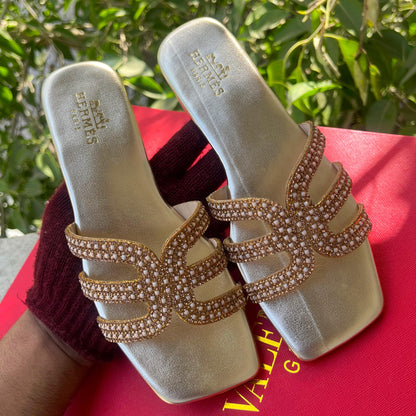 HERMÈS-Inspired Flat Slippers – Premium Comfort with Brand Box (Silver)