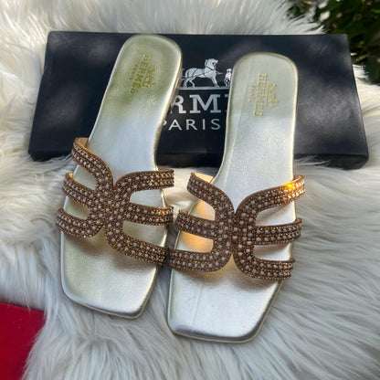 HERMÈS-Inspired Flat Slippers – Premium Comfort with Brand Box (Silver)